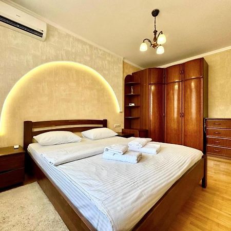 Apartpoltava Вишукані Просторі Апартаменти, Аграрний Університет, Звітна Документація ภายนอก รูปภาพ