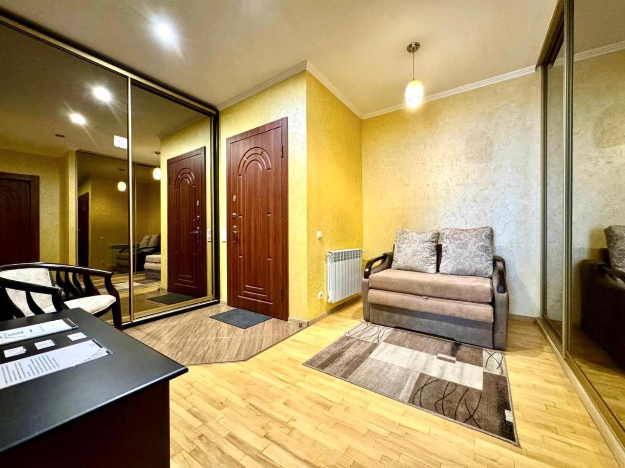 Apartpoltava Вишукані Просторі Апартаменти, Аграрний Університет, Звітна Документація ภายนอก รูปภาพ